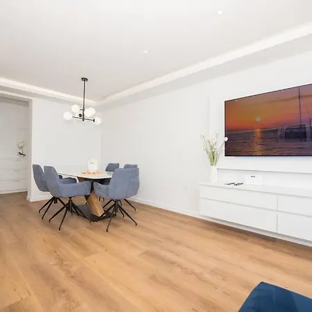 Apartman Panorama Apartment *